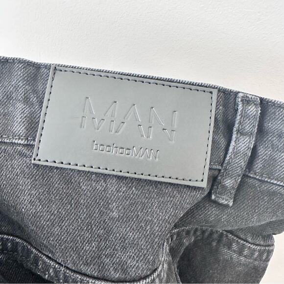 Boohoo Man Plus Relaxed Fit Zip Jeans Black Size 46 NWT - Picture 8 of 8